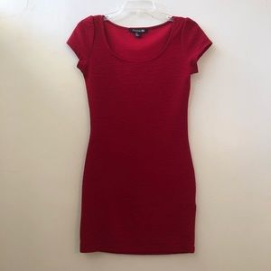 ☀️SALE! Red textured bodycon dress